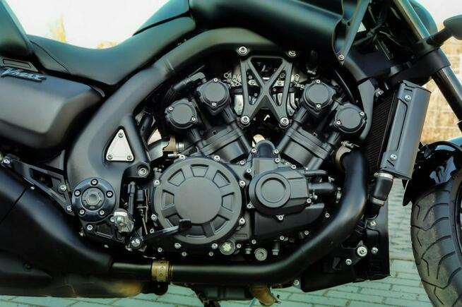 Yamaha V-MAX 1679cc V4 1700 195KM Black Edition B. NISKI PRZEBIEG FV Marża