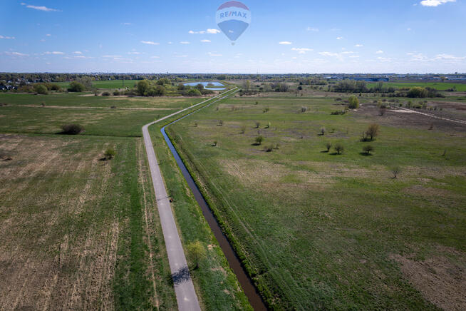 DZIAŁKA W REGUŁACH – 1268 M2 W PIĘKNEJ OKOLICY