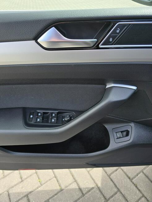 Volkswagen Passat 1,6tdi AUTOMAT.Navi.Klimatr 2 str.Serwis.Tempomat.Łopatki Zmiany Bie.
