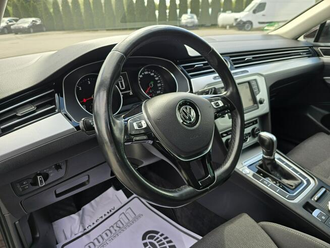 Volkswagen Passat 1,6tdi AUTOMAT.Navi.Klimatr 2 str.Serwis.Tempomat.Łopatki Zmiany Bie.