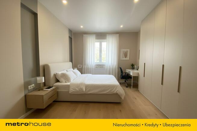 Dom parterowy wolnostojący - z kominkiem