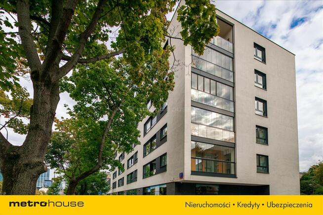 Luksusowy apartament z loggią blisko Metra