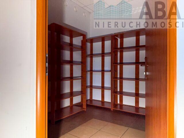 Nowoczesny budynek biurowo-usługowy 221 m² - Konin
