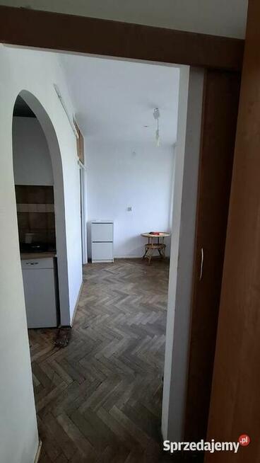 kawalerka 25m (2 pokoje), duży balkon, winda, os. Handlowe