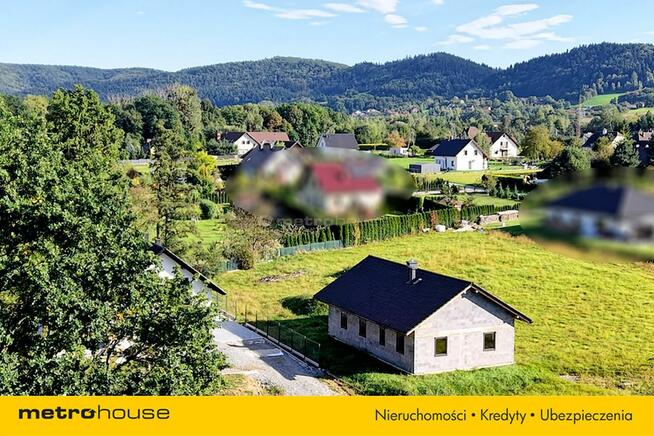 Komfortowy Dom w sąsiedztwie młodego lasu.