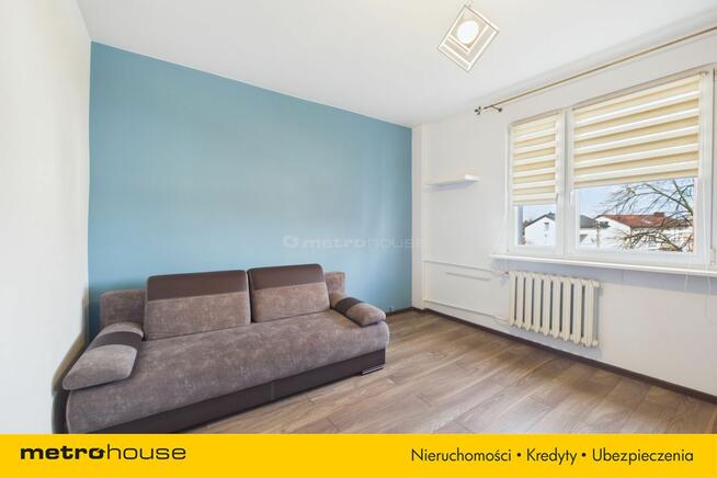 50,3 m2 2 pokoje, balkon. Blisko sklepy.