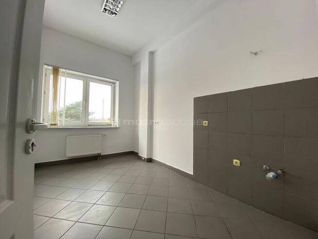 Hala 800 m2 z biurami, placem i mocą 100 kW