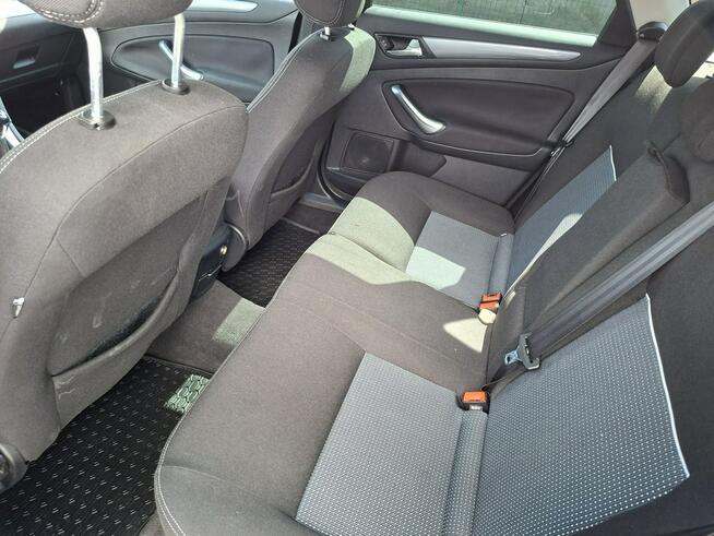 Ford Mondeo 2.0 benzyna bogata wersja ważne opłaty