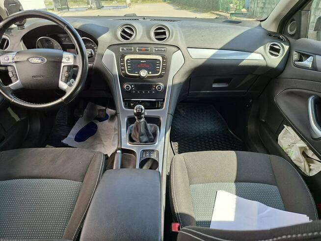 Ford Mondeo 2.0 benzyna bogata wersja ważne opłaty