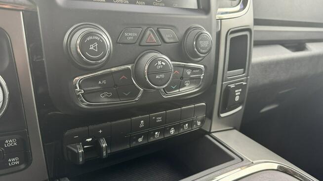 RAM Sport 5.7HEMI Kamera cofania Podgrz. fotele+kierownica Wentyle