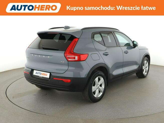 Volvo XC 40 MomentumCore navi kamera tempomat LED