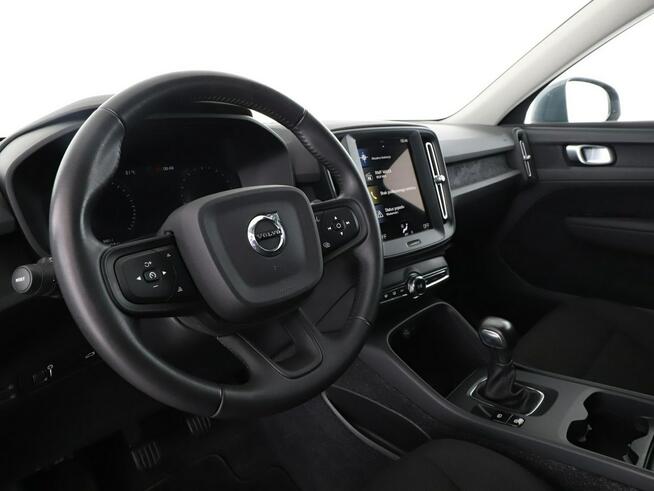 Volvo XC 40 MomentumCore navi kamera tempomat LED