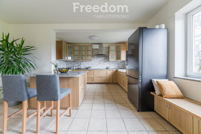 Elegancki Dom 302,5 m² Kady, działka 2680 m²