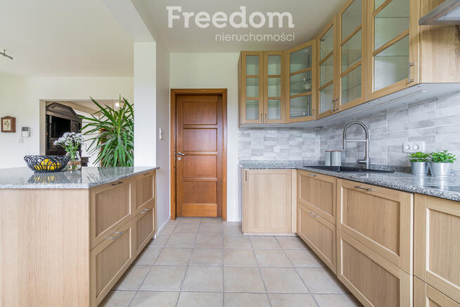 Elegancki Dom 302,5 m² Kady, działka 2680 m²
