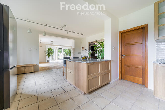 Elegancki Dom 302,5 m² Kady, działka 2680 m²