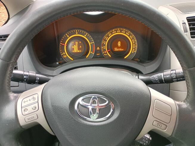 ZADBANY AURIS diesel 2,0 !!!MOŻLIWA ZAMIANA !!