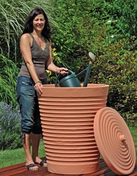 Dekoracyjne zbiorniki na deszczówkę