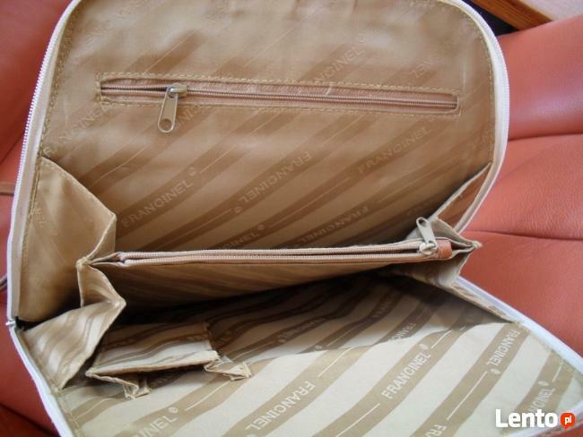 Mały zgrabny plecaczek zamias torebki