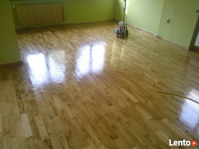 Podłogi drewniane cyklinowanie montaż
