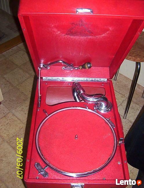 Patefon walizkowy z lat 30 nakręcany korba sprawny