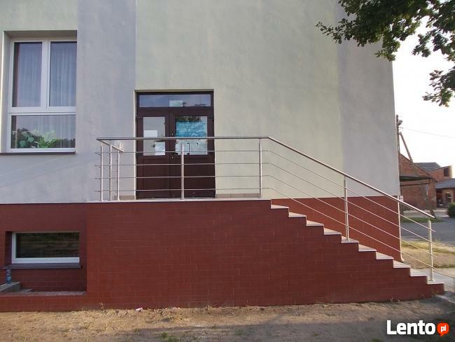 Eleganckie i trwałe balustrady ze stali nierdzewnej.