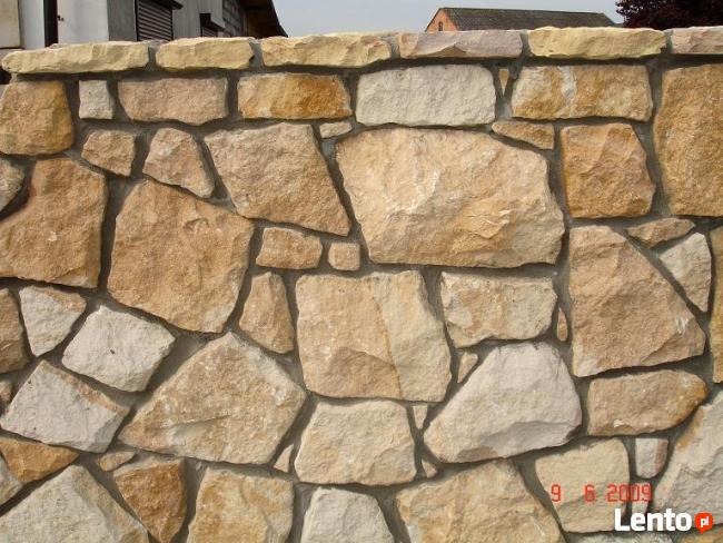 elewacja z kamienia, ogrodzenie z piaskowca,kamieniarstwo