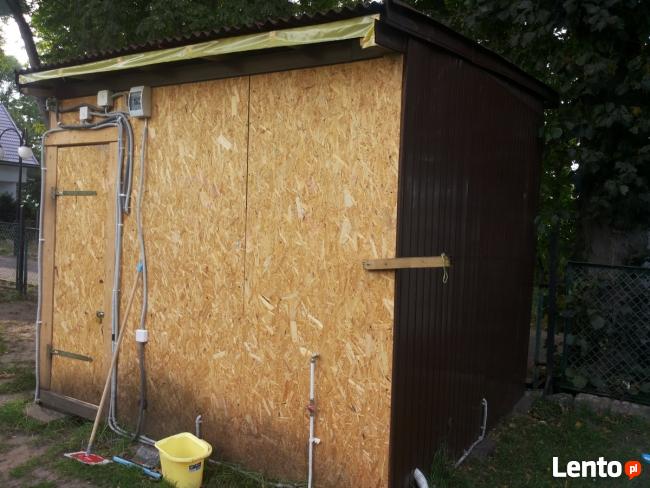 Pawilon handlowy, pawilon usługowy, budka, kiosk.