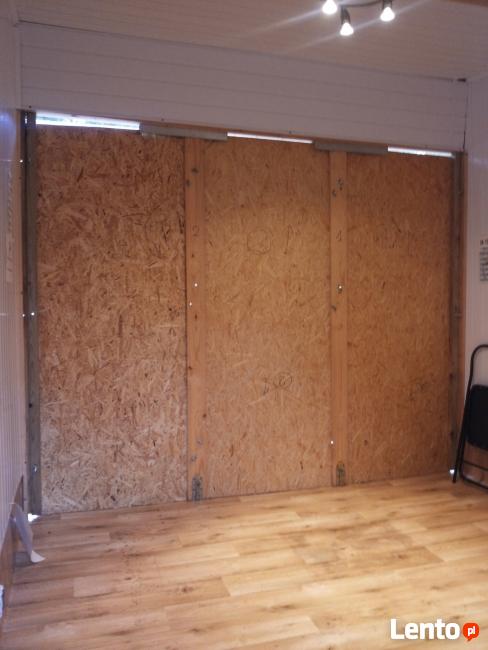 Pawilon handlowy, pawilon usługowy, budka, kiosk.