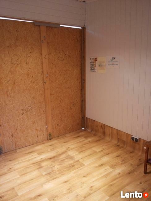 Pawilon handlowy, pawilon usługowy, budka, kiosk.