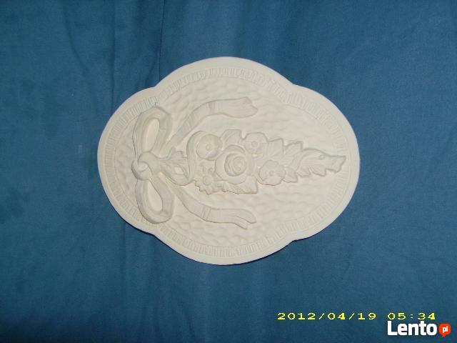 rozeta gipsowa rozety sztukateria gipsowa dekor z gipsu gips