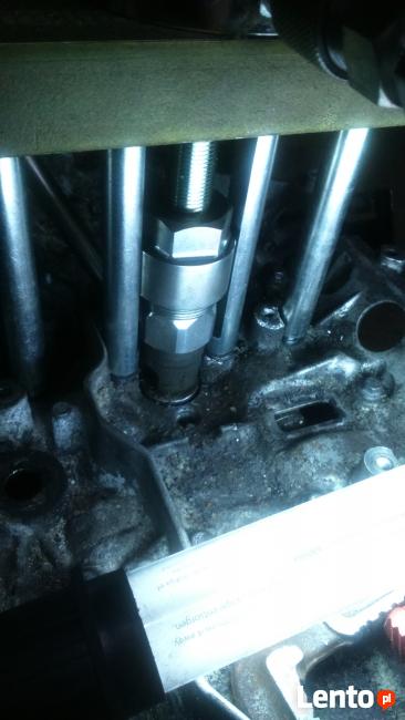 wyciąganie urwanej zapieczonej świecy żarowej żarnika