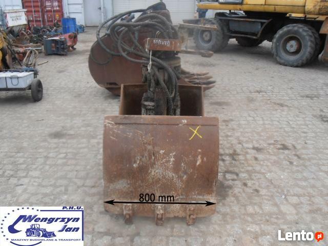 Łyżki do maszyn budowlanych.