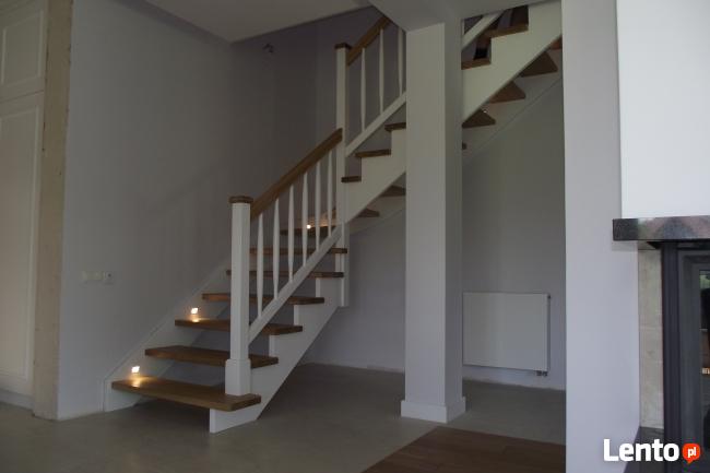 Schody i podłogi z drewna. LEGAR