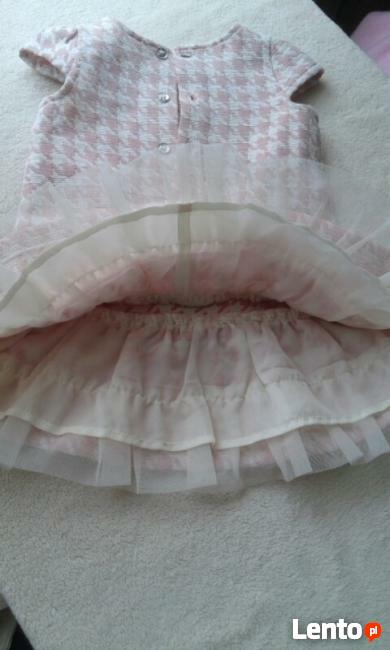 sprzedam bardzo ładne sukieneczki dla dziewczynki
