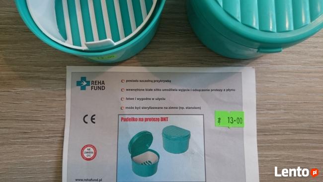 Pudełko pojemnik na protezę aparat ortodontyczny
