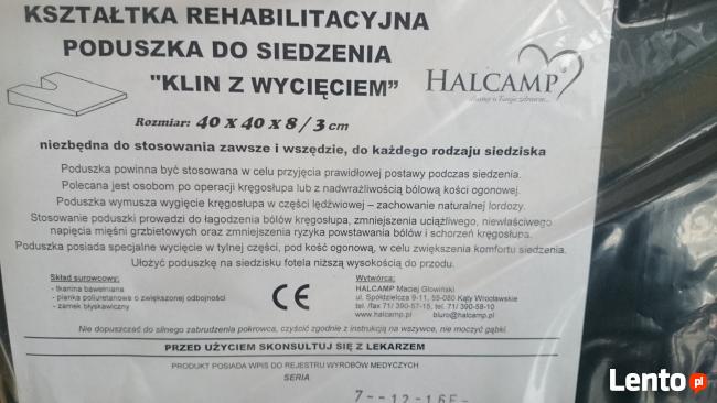 Poduszka do siedzenia KLIN DUŻY z wycieciem 40x40x8/3cm