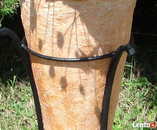 Sprzedam donicę ceramiczną + stojak od kowala wys.75 cm.