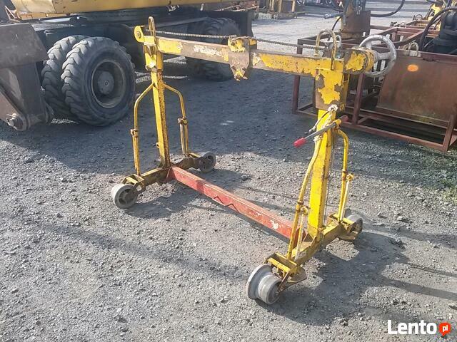 Suwnica na tory kolejowe.