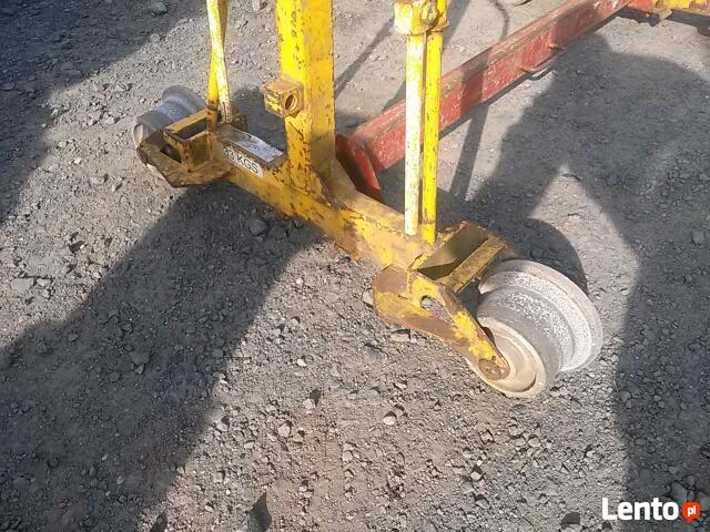 Suwnica na tory kolejowe.