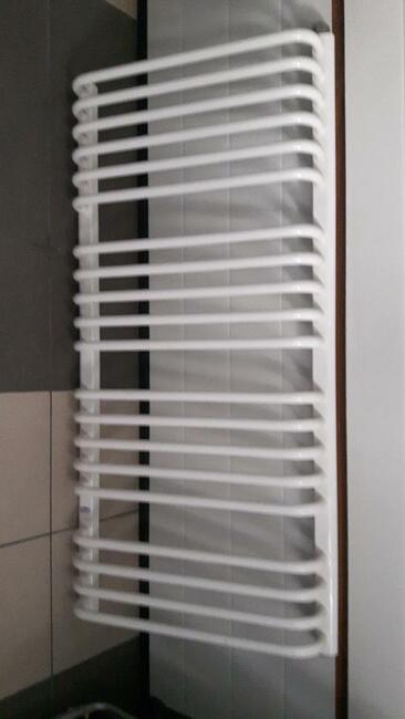 sprzedam grzejniki łazienkowe białe