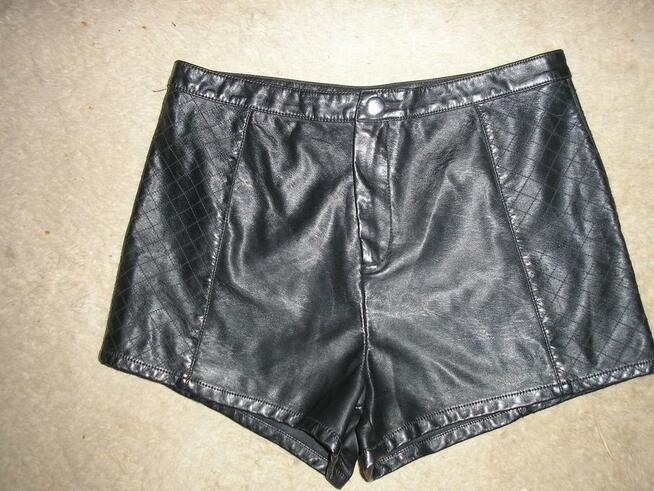 spodenki eco skóra wysoki stan Dvided 40, koszulka