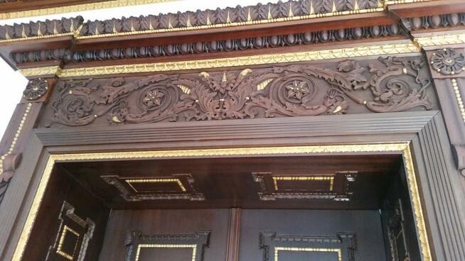 renowacja stolarki, drewnianych drzwi okien bram schodów