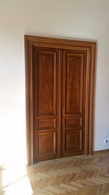 renowacja stolarki, drewnianych drzwi okien bram schodów