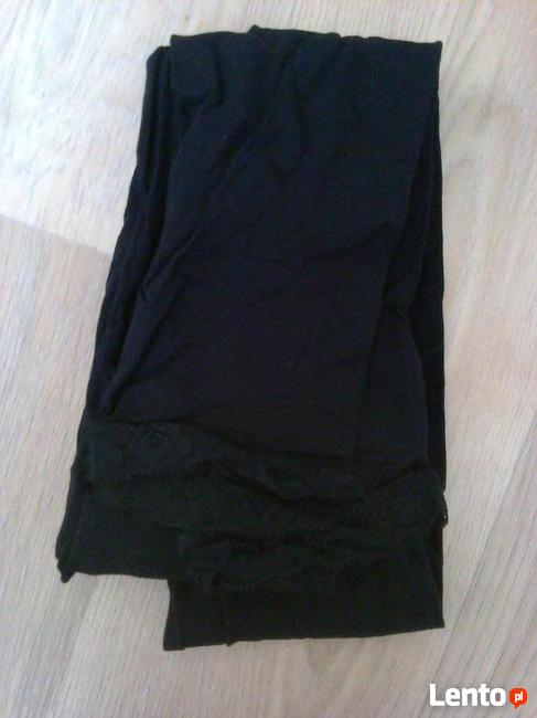 Czarne legginsy z koronką