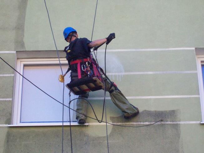 Mycie dachów i elewacji