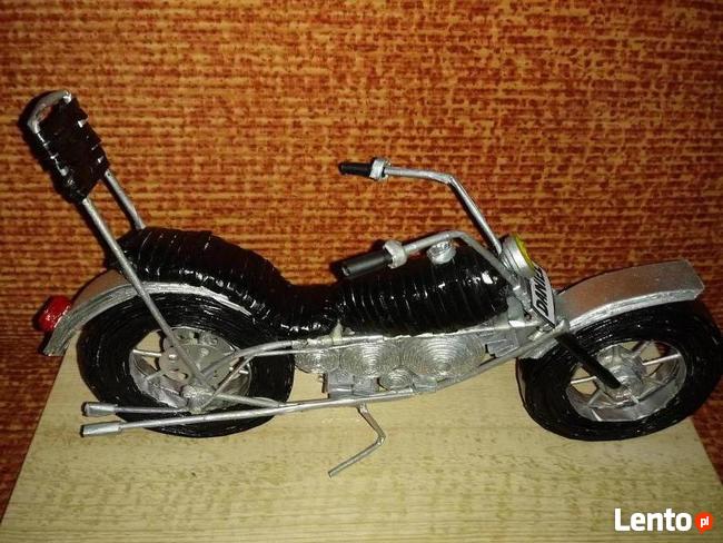 Motor z papierowej wikliny