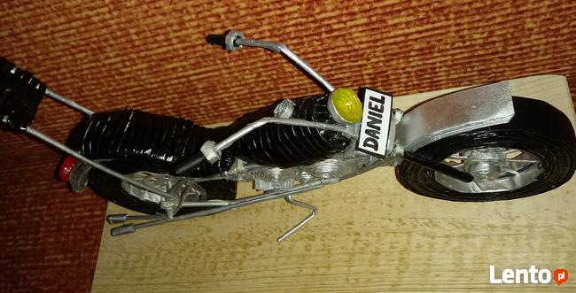 Motor z papierowej wikliny