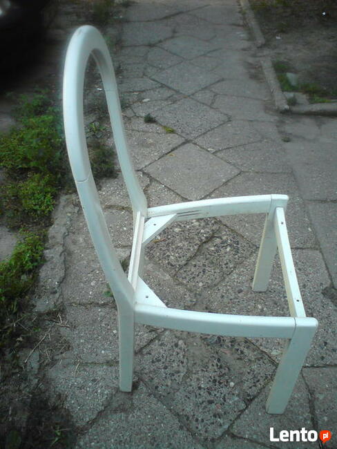 Krzesła białe z lat 80-tych