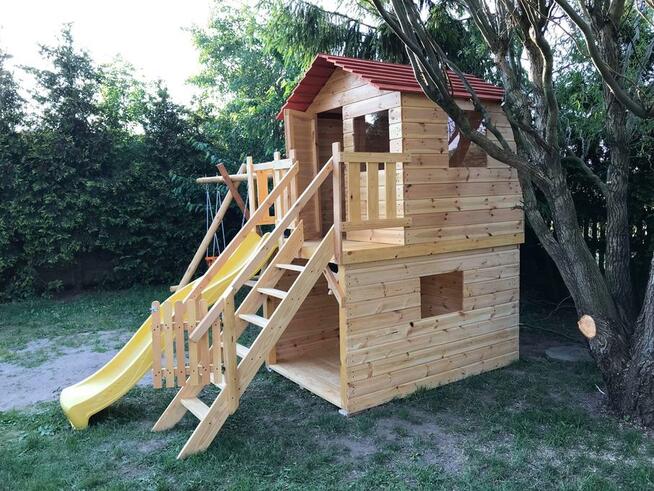 Płac zabaw dla dzieci z domkiem