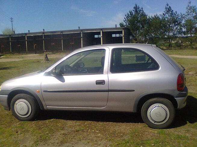 U2105 opel corsa